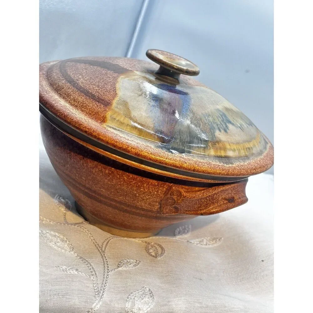 Studio art ceramic glass bowl with lid by Walt  glass 89